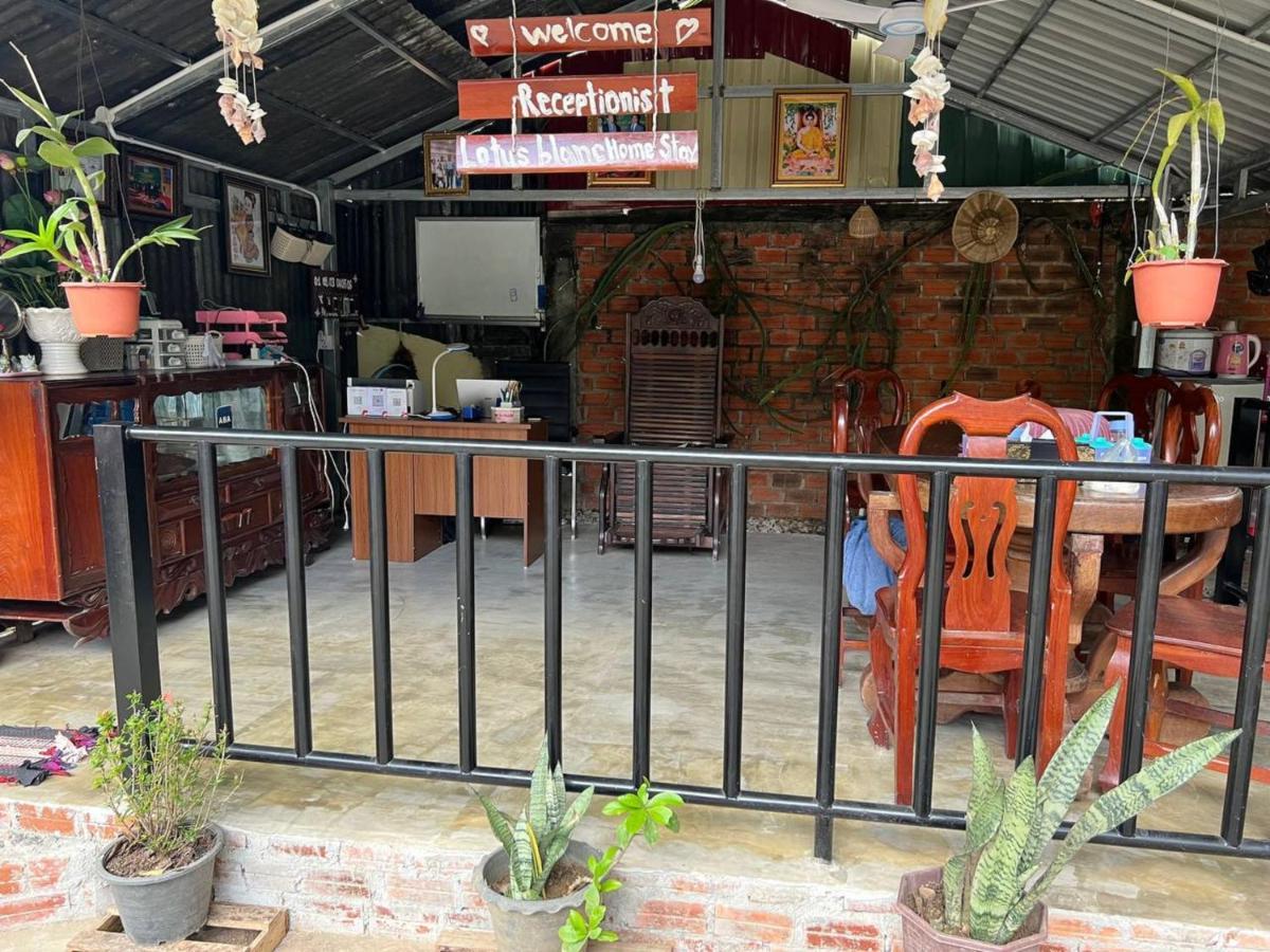 Lotus Blanc Homestay 马德望 外观 照片