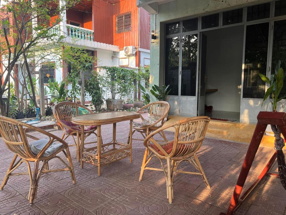 Lotus Blanc Homestay 马德望 外观 照片
