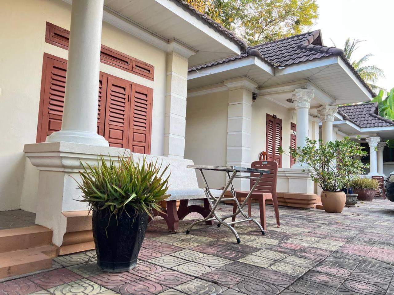 Lotus Blanc Homestay 马德望 外观 照片