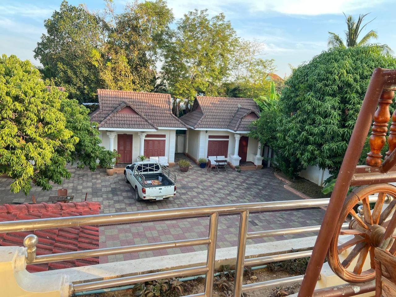 Lotus Blanc Homestay 马德望 外观 照片